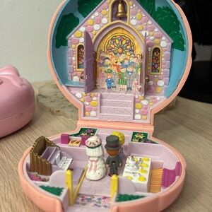 Vintage Polly Pocket Pink Clamshell Wedding Chapel with 3 original figures